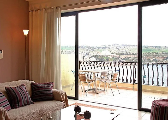 Penthouse In Malta With Views Διαμέρισμα *